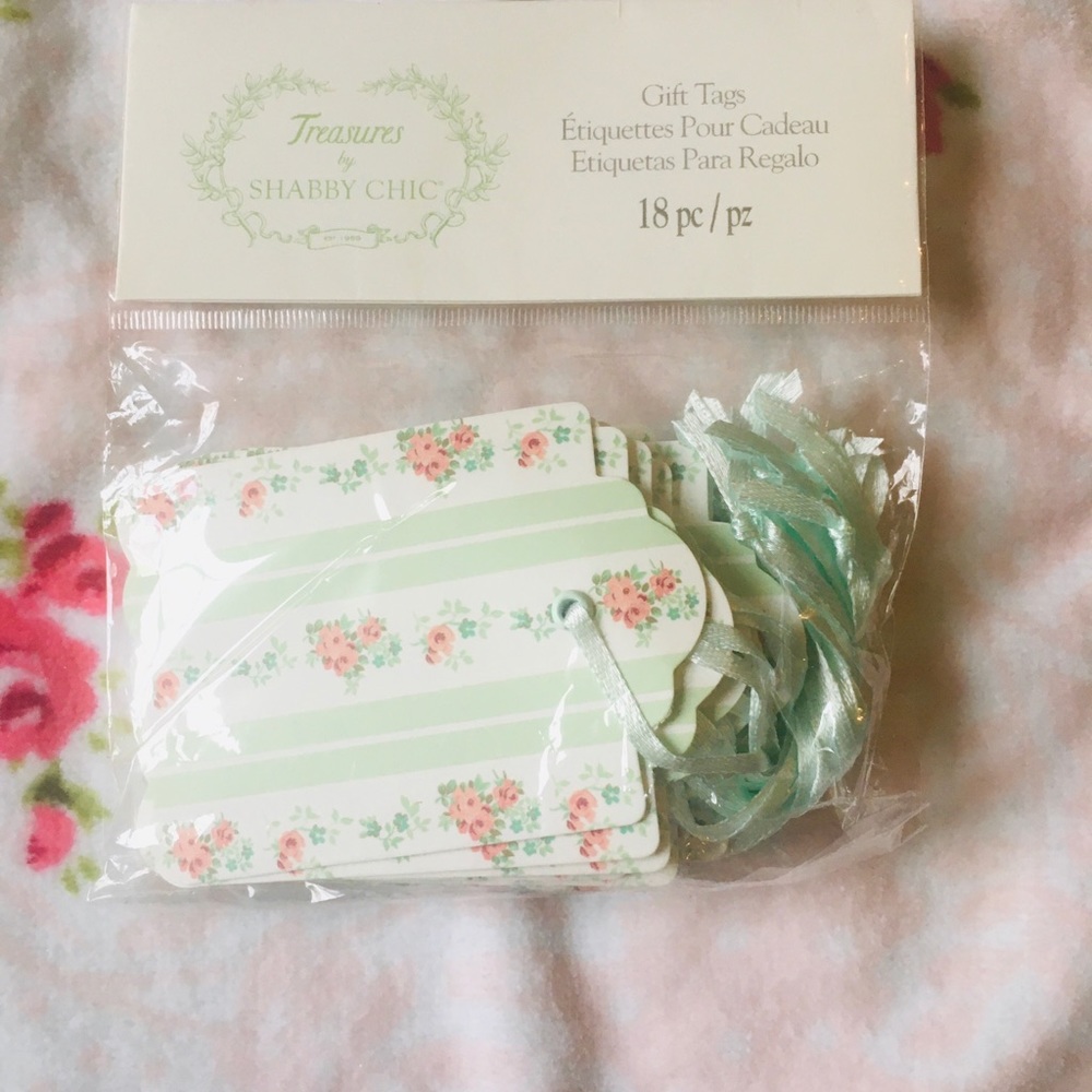 NW TREASURES BY SHABBY CHIC GREEN/ROSES GIFT TAGS